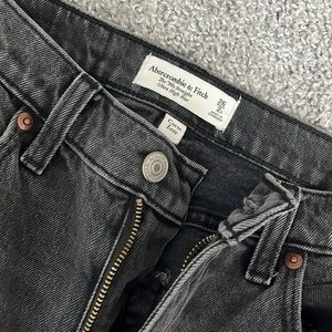 Abercrombie & Fitch - The 90s Straight Ultra High Rise